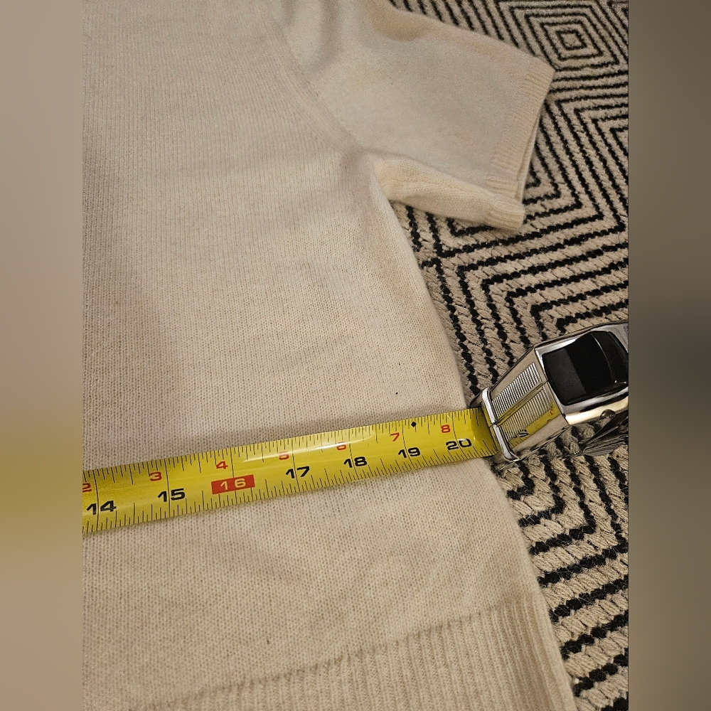 NWT Pristine Banana Republic  Soft Cream 100% Cashmere Sweater- Size M - Picture 7 of 10